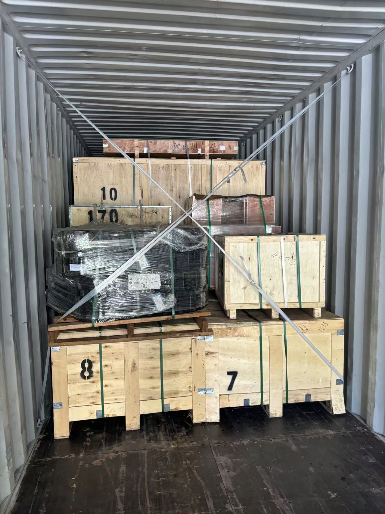 专为俄罗斯客户定制D355：195-50-11133 平衡梁支撑