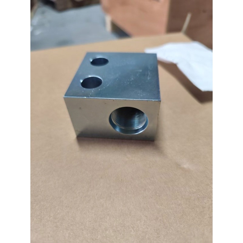 小松PC1250-8液压块零件号21N-04-41160