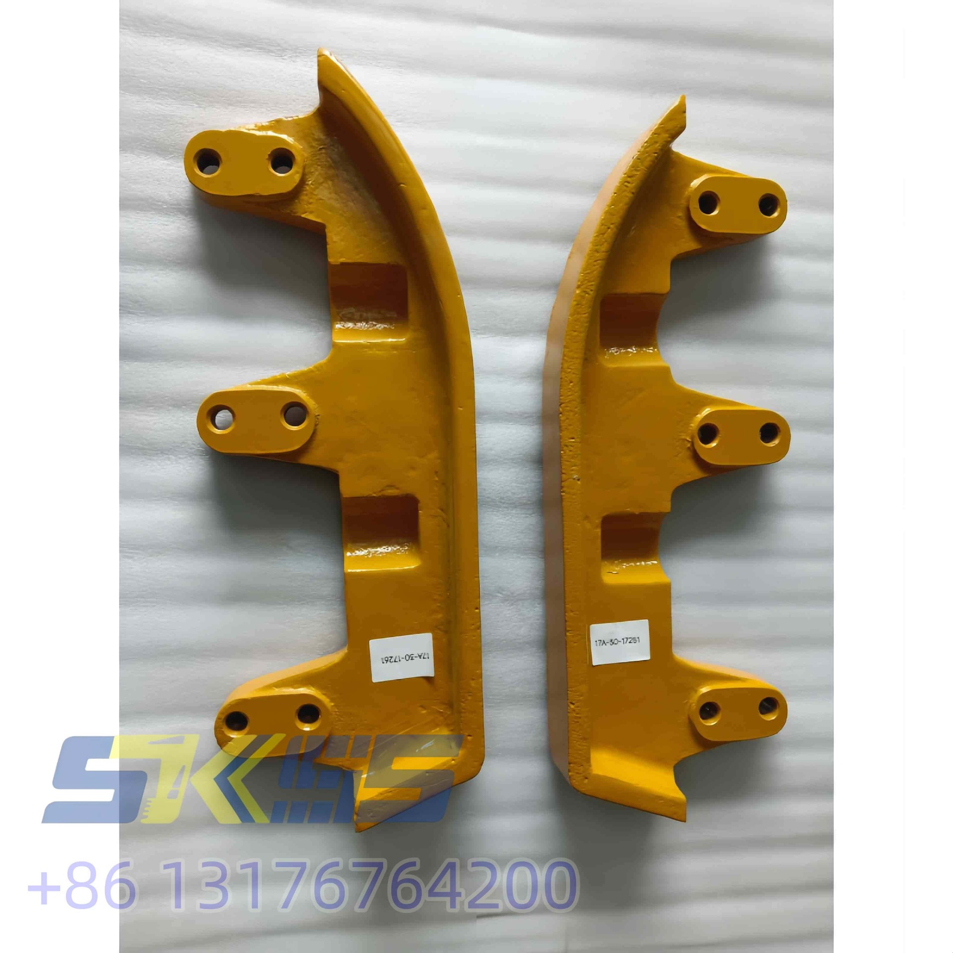 小松推土机D155A轨道框架保护装置零件号17A-30-17261  17A-30-17251